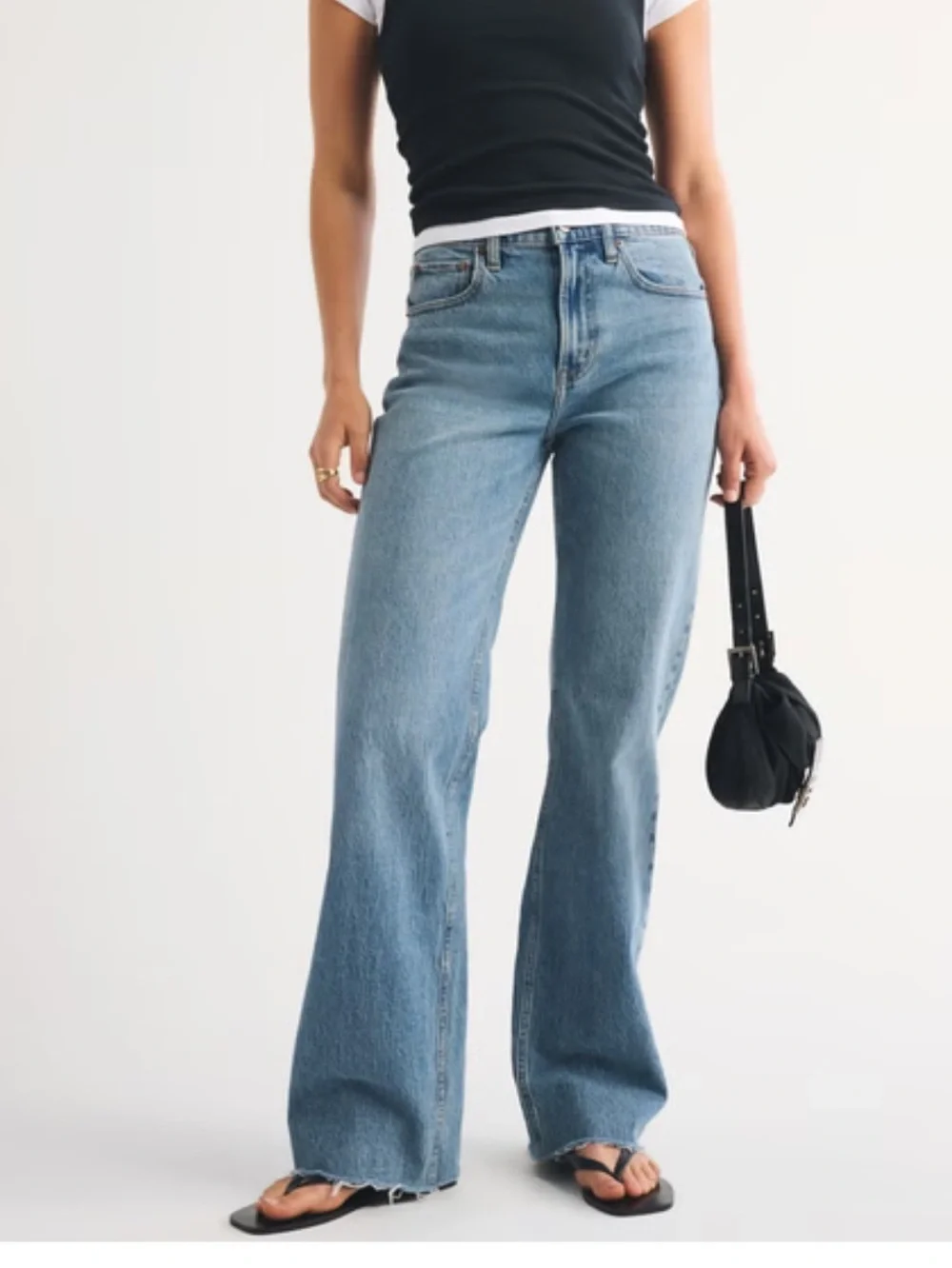 Abercrombie & Fitch The 90's Relaxed High Rise Straight Size 28 Blue Denim Jeans